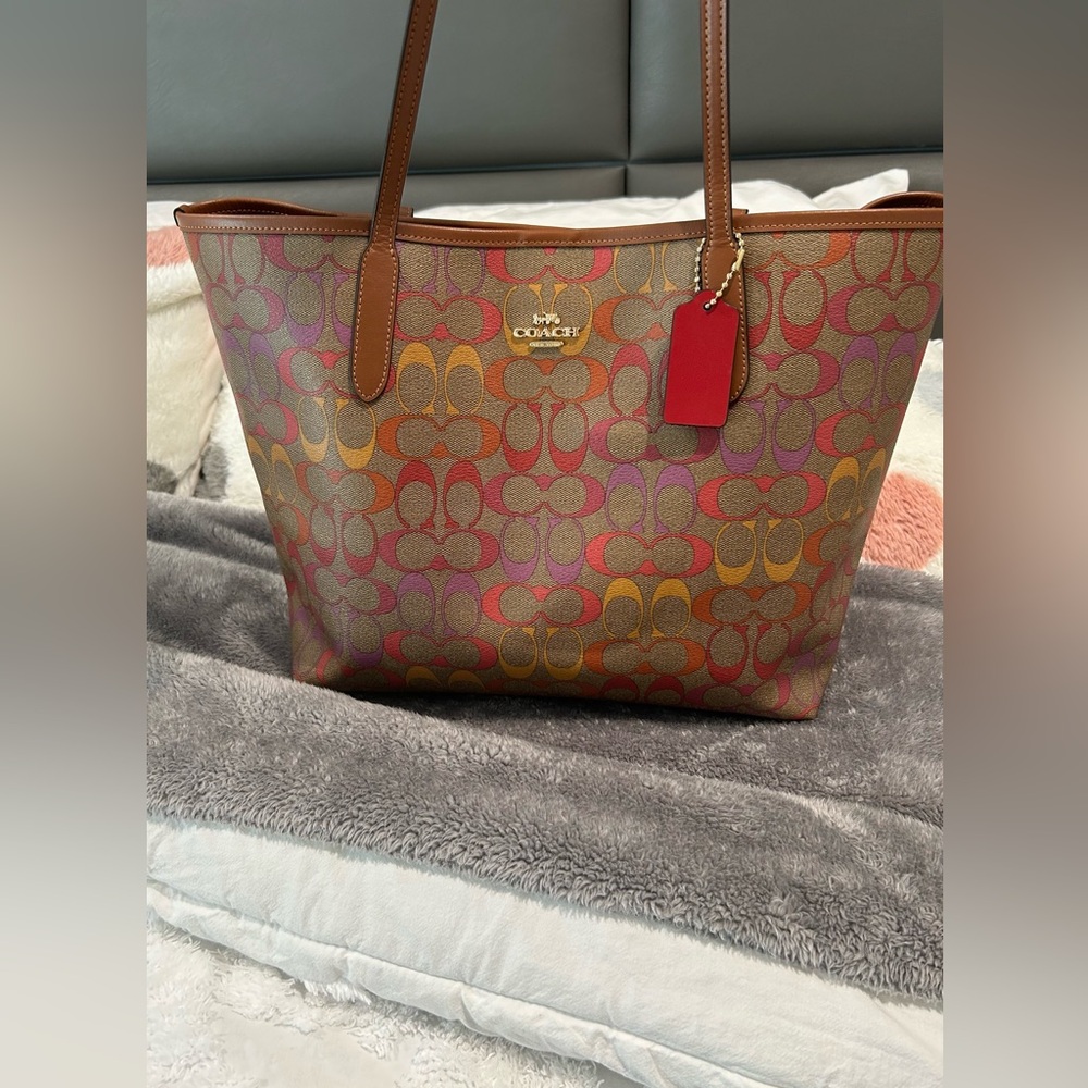 Never carried coach tote bag
